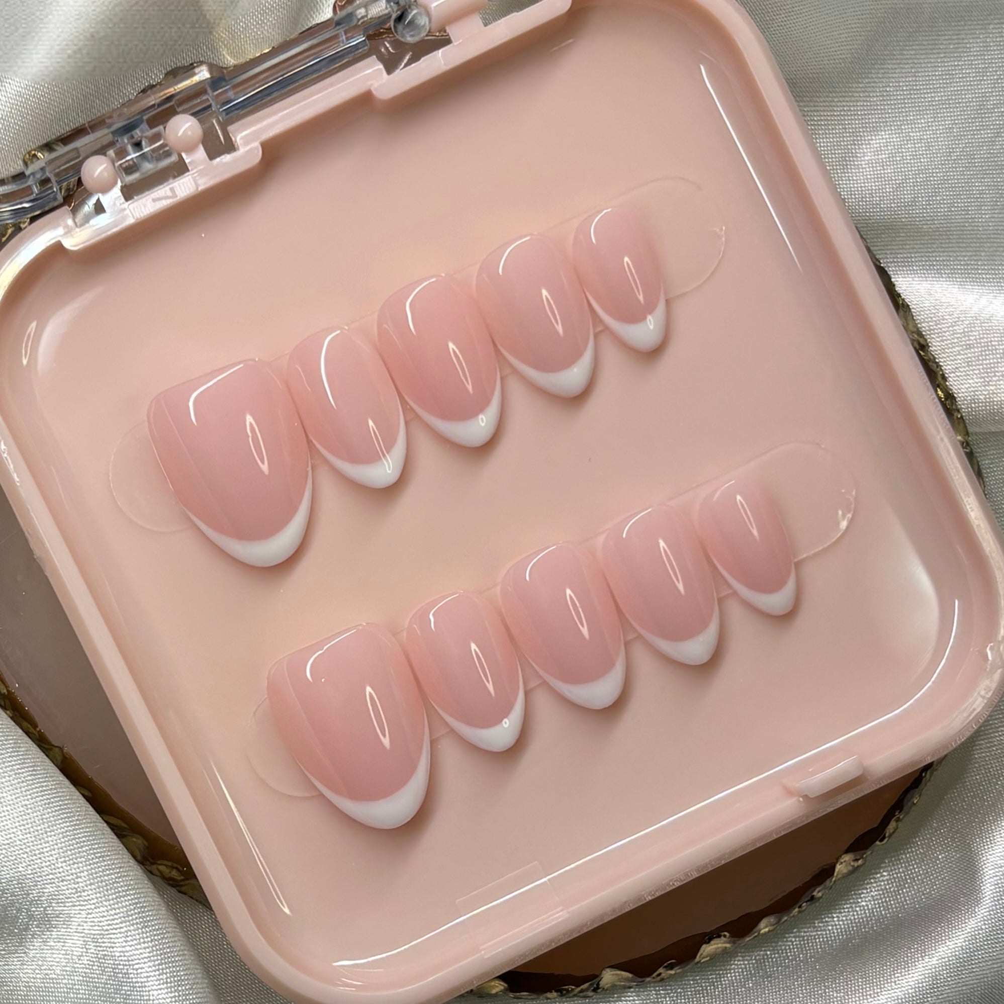 Almond and Oval Nails