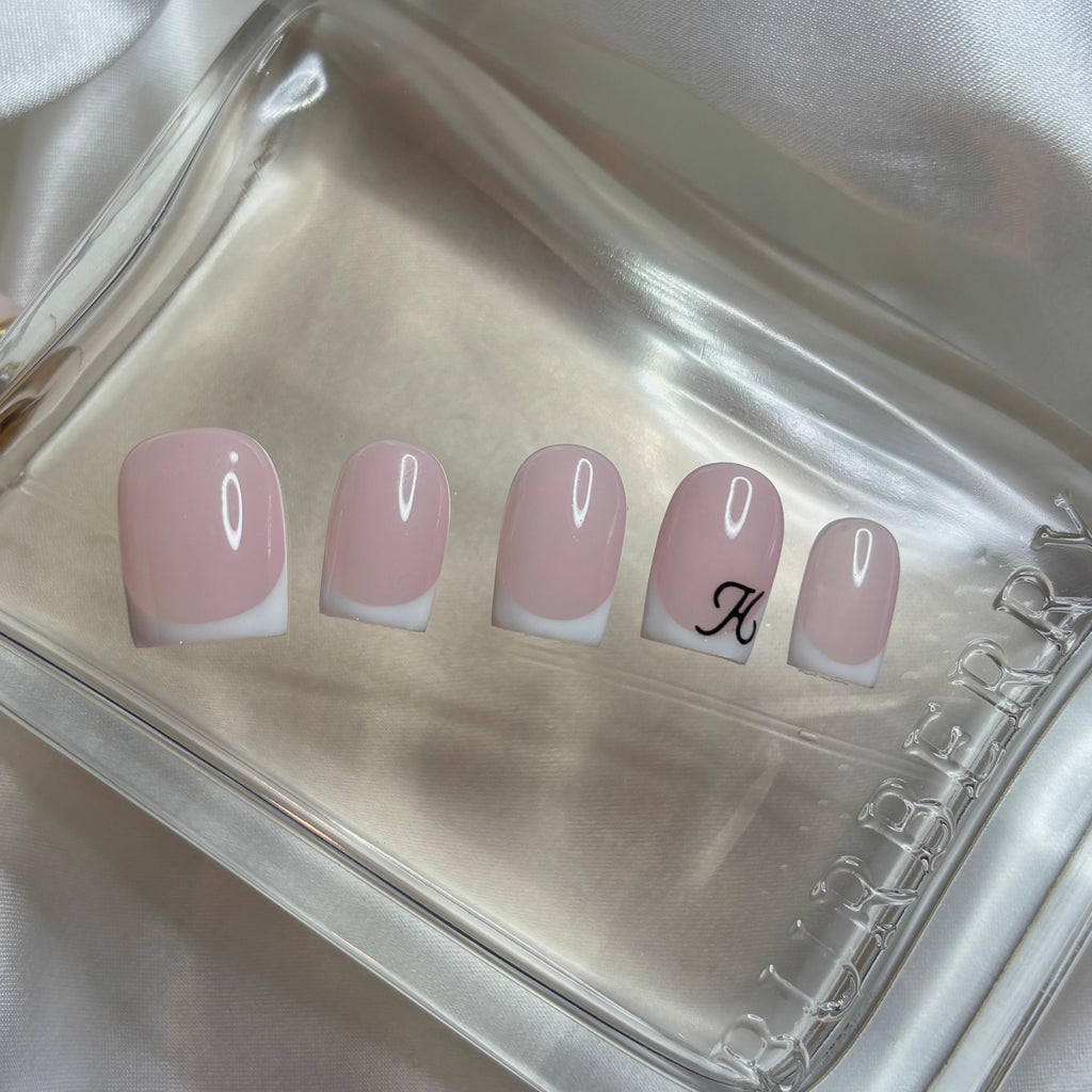 IKKYS, Custom Initial Handmade Gel Press-on Nails